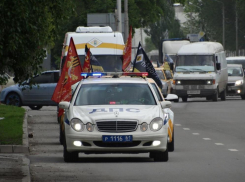В Ростове прошел автопробег за мир на дорогах 