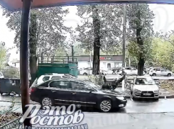 В Ростове во дворе жилого дома женщина-водитель сбила 13-летнего мальчика
