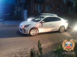 В Ростове переходившая дорогу школьница попала в аварию 