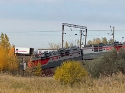Прокуратура назвала причину схода поезда с рельсов под Батайском