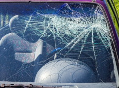 В аварии на ростовской трассе погиб водитель и ранен подросток