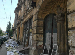 Забытый властями легендарный Дом с ангелами удалось отстоять ростовчанам