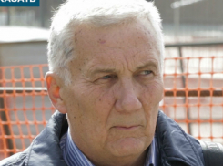 Управляющей компании нужно организовать для нас баню на сцене театра имени Горького - Михаил Попов