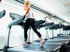 В фитнес-клубе Ростовской области после занятий на беговой дорожке умерла девушка