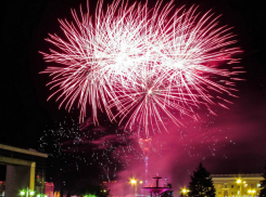 Сразу два шикарных праздничных фейерверка прогремят в Ростове в День Победы