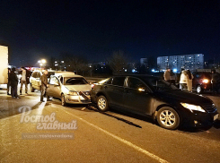 Виновник массовой аварии в Ростове сбежал с места ДТП