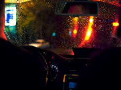 Мужчина заявил о банде ночных налетчиков на автомобили в центре Ростова