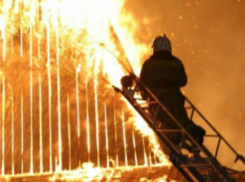 Сгоревшим при пожаре на заводе молодым сотрудником заинтересовались ростовские следователи