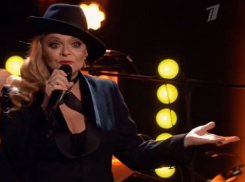 Вылетающие ростовчане в эфире Первого канала соединили Ларису Долину с Владимиром Высоцким