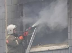 Два человека пострадали при пожаре в пятиэтажке Таганрога