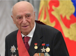 В Ростове предлагают назвать улицу в честь фронтовика Владимира Этуша