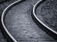 В Ростове пассажирский поезд насмерть сбил 43-летнего мужчину