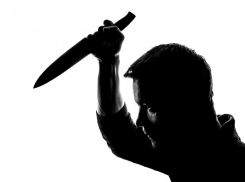 Пьяный ростовчанин 45 раз ударил старушку ножом, чтобы украсть у нее деньги
