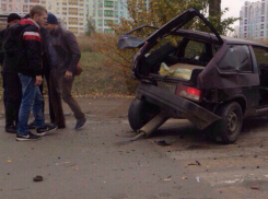 Зубодробительное ДТП с участием грузовика и «восьмерки» заставило содрогнуться ростовских автомобилистов