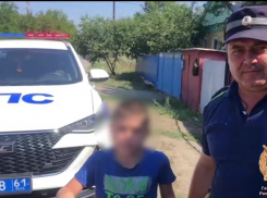 Одинокого ребенка с велосипедом нашли на трассе в Ростовской области