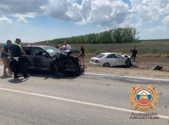 В Ростовской области в ДТП с Mercedes пострадал младенец 