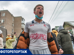 «Задержания, избиения и синие трусы»: как в Ростове прошел митинг в поддержку Навального