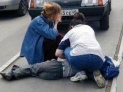 Черепно-мозговую травму под колесами легковушки получил 19-летний парень в Ростове