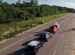 Ростовский каскадер сделал сальто над четырьмя проезжающими машинами