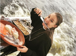 Скорую беременность предрекли подписчики Полине Дибровой