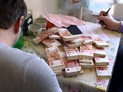 Больше миллиона рублей получили четверо жителей Дагестана на сбыте фальшивых денег в Ростове 