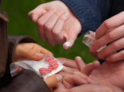 Студент подделывал рецепты и торговал психотропными таблетками в вузах Ростова