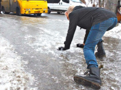 Резкое ухудшение погодных условий на дорогах Ростовской области встревожило полицейских