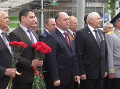 Связисты Ростовской области возложили цветы к памятнику Александру Попову