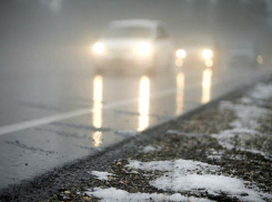 Бушующая природа приготовила для ростовчан снег и мощный ветер