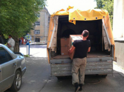 Парень похитил два дорогих телефона из «Газели», пока водитель разгружал товар в Ростовской области