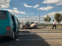 В страшной аварии под Ростовом погибли три человека