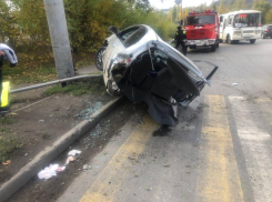 Женщина чудом выжила в ДТП с разорвавшейся на две части машиной под Шахтами