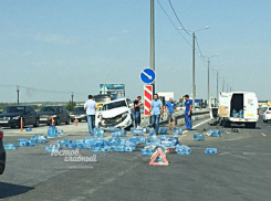 Тонны воды в жаркий денек вызвали пробку со стороны Чалтыря под Ростовом