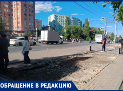 Где мозги: ростовчан возмутили снесенные по городу в жару остановочные комплексы