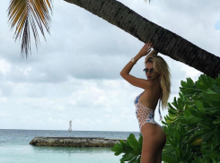 Виктория Лопырева посоветовала подписчикам поднимать самооценку на Мальдивах