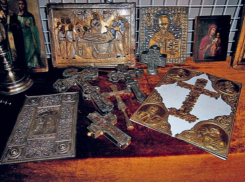 Попытку проноса 12 мешков церковной утвари через российско-украинскую границу пресекли на Дону