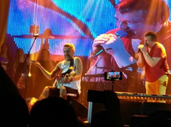 В Ростове разочарованные зрители убегали с концерта Сергея Шнурова задыхаясь от перегара