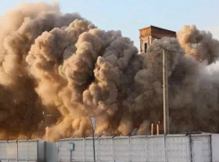 Военные начали массово взрывать аварийные здания в Ростовской области