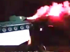 Стрельба вандалов фейерверками из легендарного танка в Ростове попала на видео