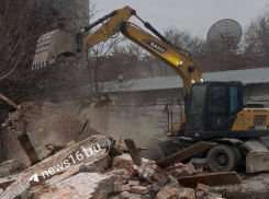 Все работы по сносу ипподрома Ростова приостановлены после сноса конюшен