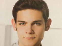 Симпатичный зеленоглазый 17-летний юноша пропал в Ростовской области