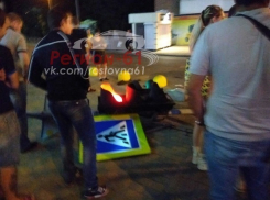 Две иномарки, светофор, пешеходный  знак и урна стали участниками комбо-аварии в Ростове 