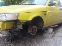 Автовор с ломом в руке «обносит» машины в Ростове-на-Дону