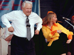 Памятник танцующему Ельцину так и не получат огорченные «уткой» ростовчане