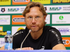 Валерий Карпин резко отреагировал на комментарий министра спорта региона о посещаемости стадиона