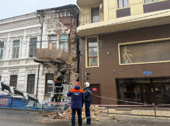 После обрушения балкона жильцы дома на Шаумяна решили оформить его как аварийный