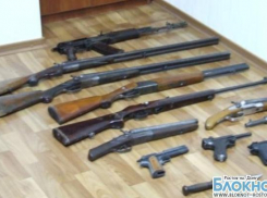 В Новочеркасске в подвале дома местного жителя обнаружен оружейный склад