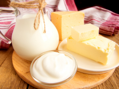 В Ростовской области Роспотребнадзор выявил четырех производителей поддельного сыра и масла