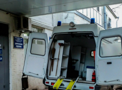 Пожарные вырвали из лап смерти мужчину и потушили полыхающую квартиру в Ростовской области 