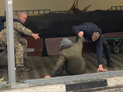 В Ростовской области рассказали, как безопасно приземляться на лед